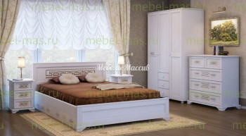 Спальный гарнитур Классика из массива дерева